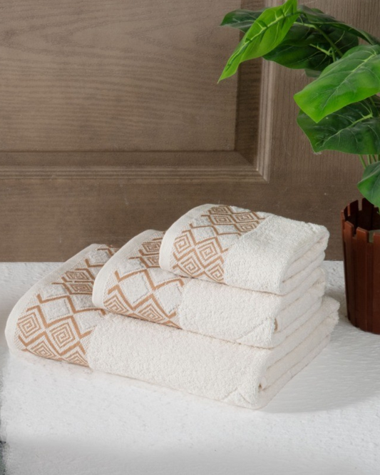 مناشف "Sultan" أبيض