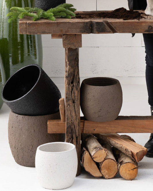 جرة "Enya" حجم وسط باللون البني