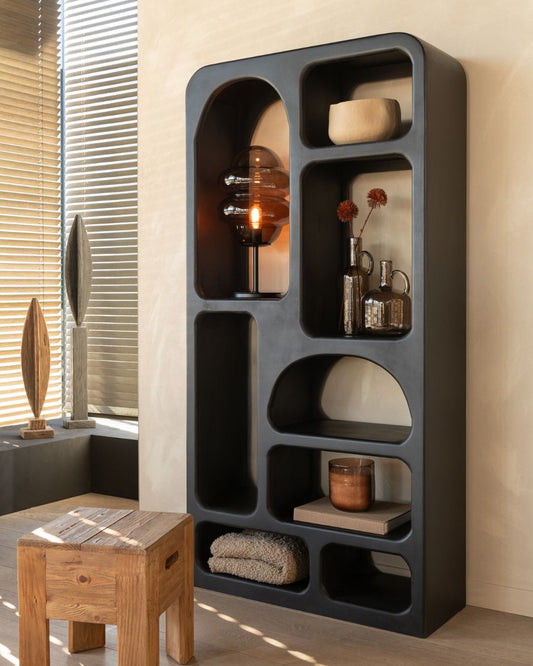 مكتبة عرض سوداء بأشكال هندسية "Cave"