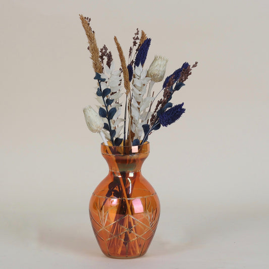 تنسيق "Checkered" برتقالي مع ورد مجفف