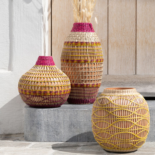 مزهريات قش البحر ملونة