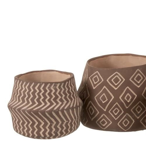 قوارة باطون بنية مخططة