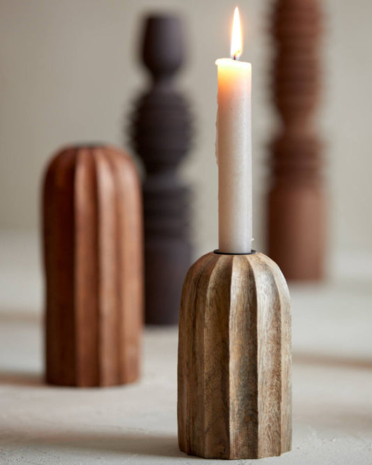 ⁨⁨⁨حامل شموع "OFIR" باللون الخشب الطبيعي حجم صغير